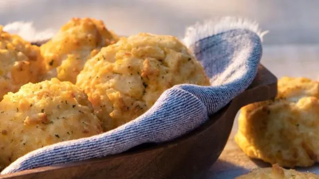 Half Dozen Cheddar Bay Biscuits